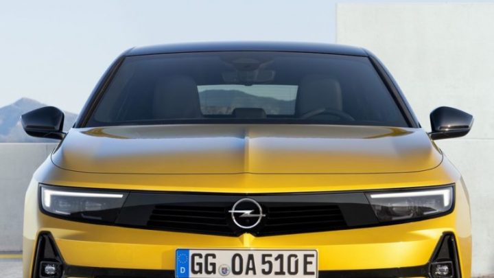 Новый Opel Astra Sports Tourer попал на испытания Мы почти знаем, как он будет выглядеть